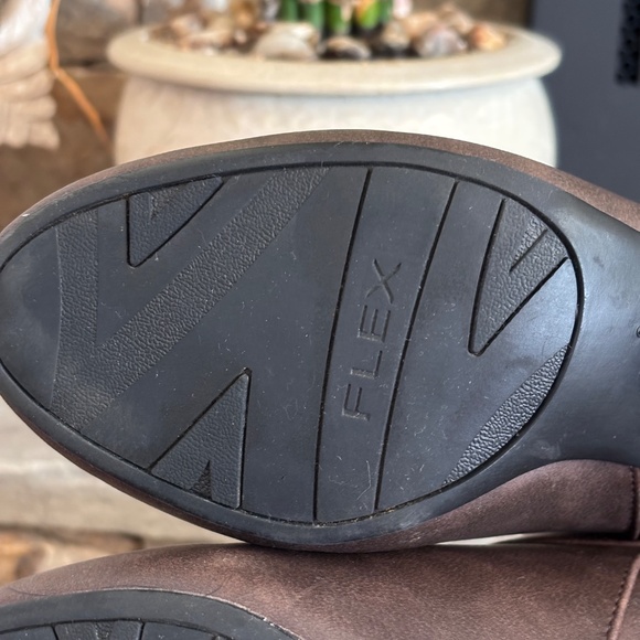 Life Stride Women's SZ 7.5 Brown Ankle Boots Active Arch Side Zip Closure - Picture 16 of 16